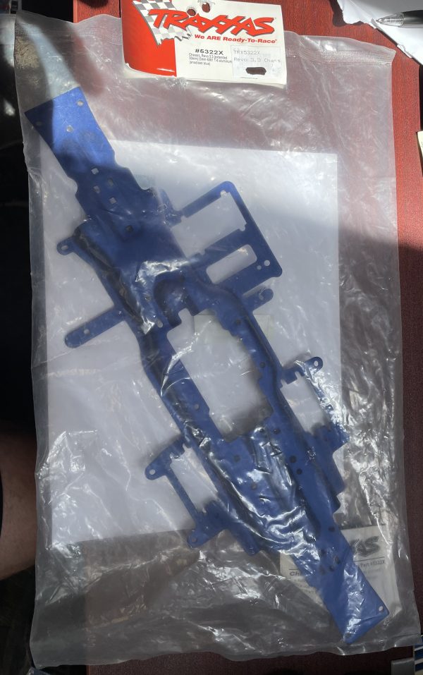TRX5322X – Chassis Extended 30mm Anodized Blue 3mm 6061 T-6 Aluminum – Revo 3.3